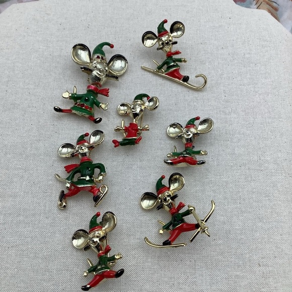 Vintage Beatrix BJ Chris Mouse Brooches Lot Of Seven Book Pieces - Picture 1 of 4